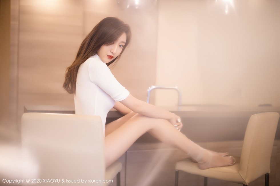 [XiaoYu画语界]Vol.389_嫩模安琪Yee私房白色高叉连体衣配薄透丝袜秀美腿性感写真88P