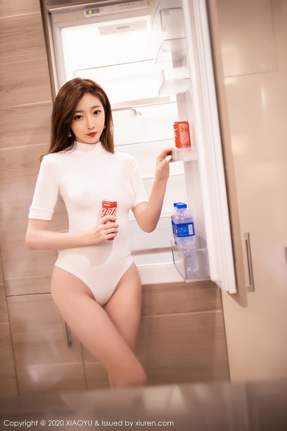 [XiaoYu画语界]Vol.389_嫩模安琪Yee私房白色高叉连体衣配薄透丝袜秀美腿性感写真88P