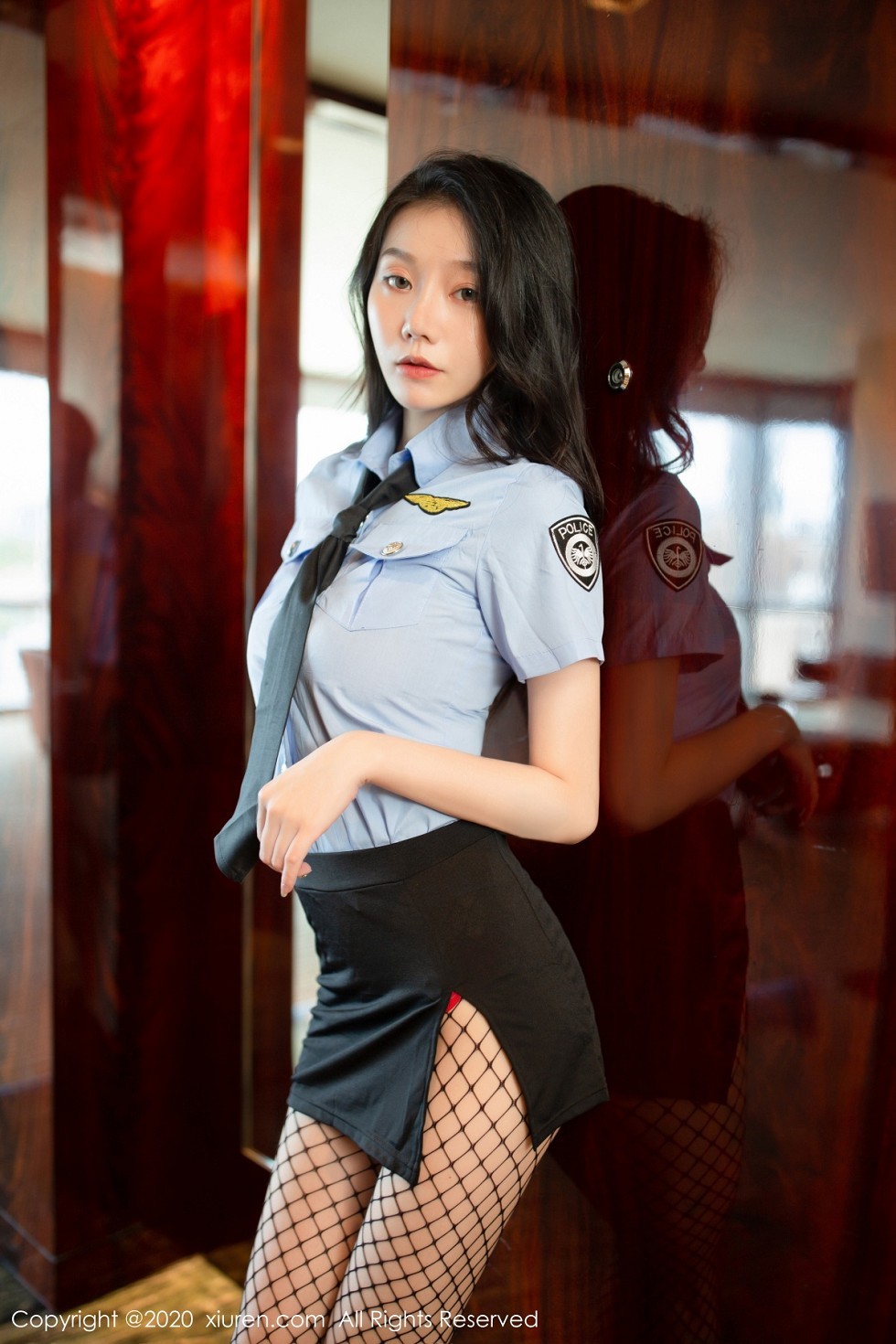 XiuRen第2670期_嫩模安然Maleah警花主题半脱露猩红镂空内衣黑丝网袜极致诱惑写真67P