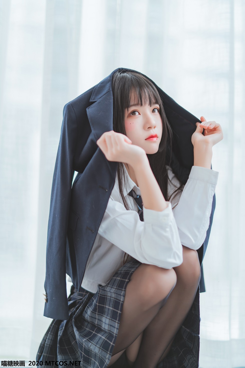 [喵糖映画]JKL.003_春季JK制服少女私房白衬衣配格子裙露黑丝裤袜秀美腿诱惑写真50P