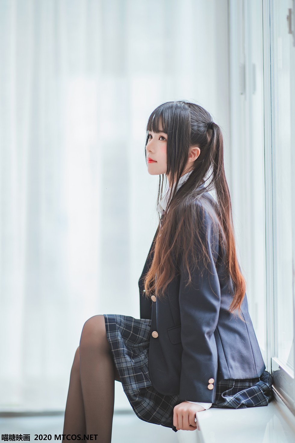 [喵糖映画]JKL.003_春季JK制服少女私房白衬衣配格子裙露黑丝裤袜秀美腿诱惑写真50P