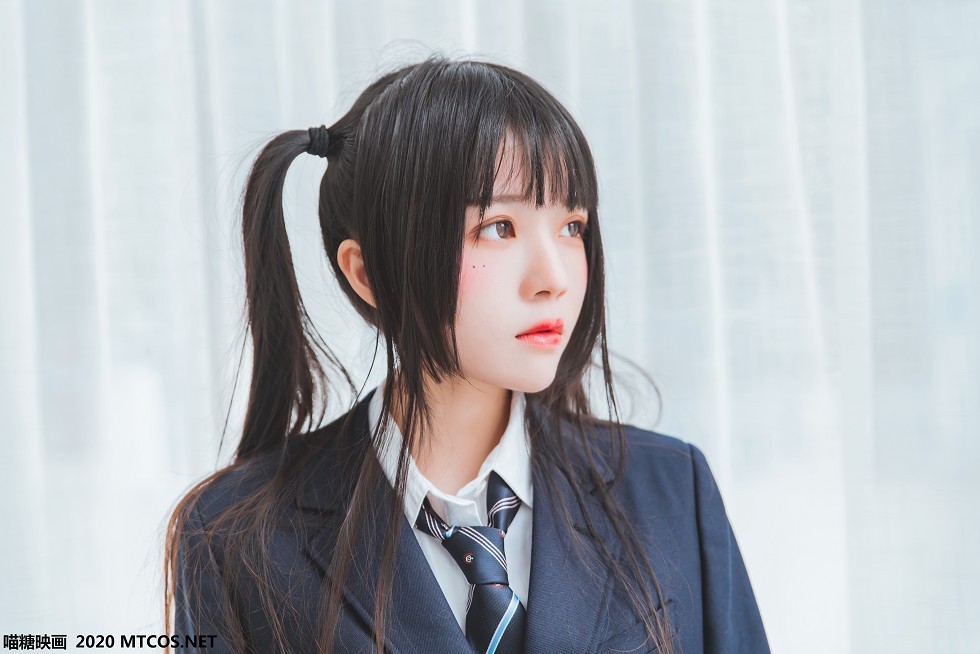 [喵糖映画]JKL.003_春季JK制服少女私房白衬衣配格子裙露黑丝裤袜秀美腿诱惑写真50P