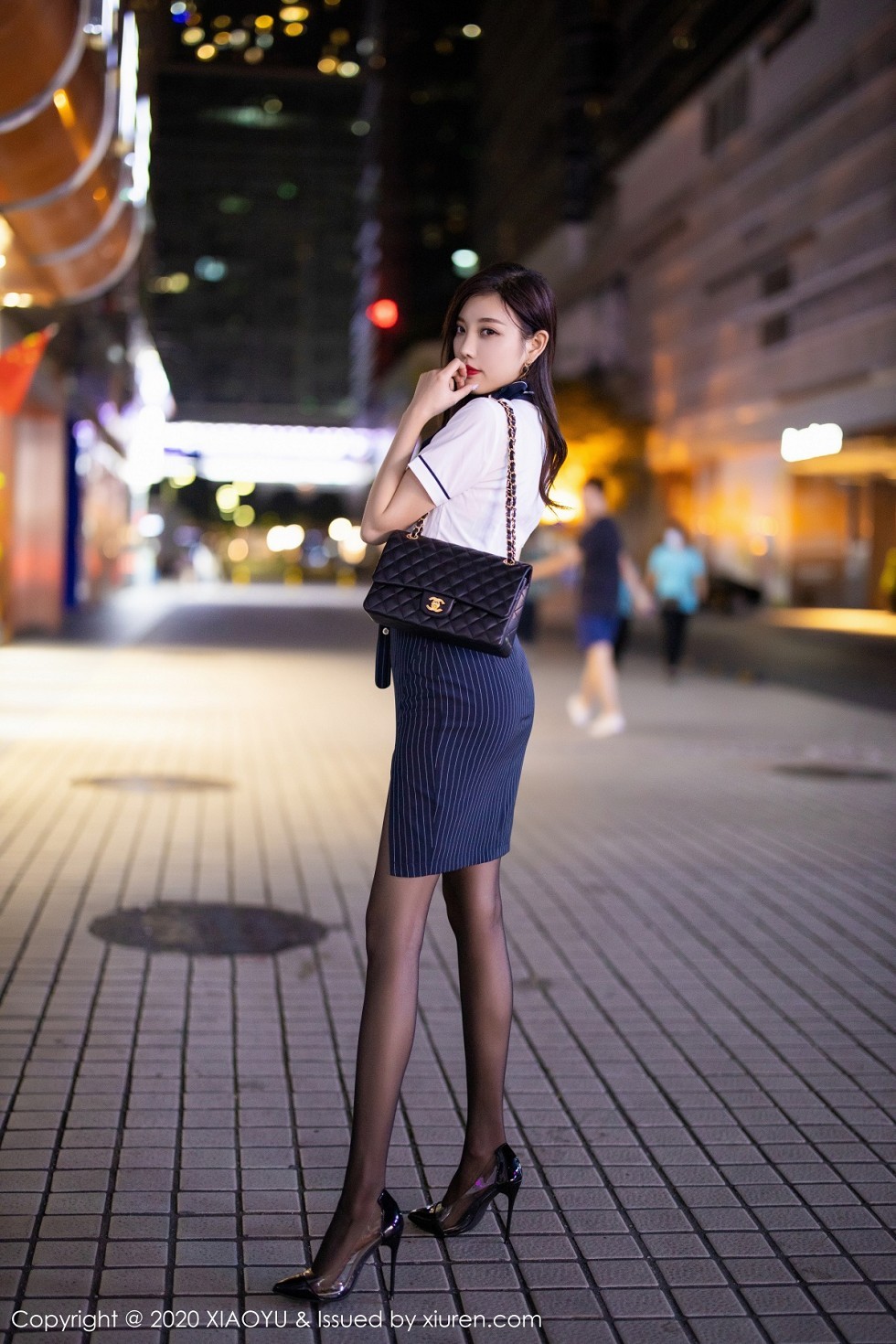 [XiaoYu画语界]Vol.393_女神杨晨晨sugar私房床上半脱制服露黑丝裤袜撩人诱惑写真92P
