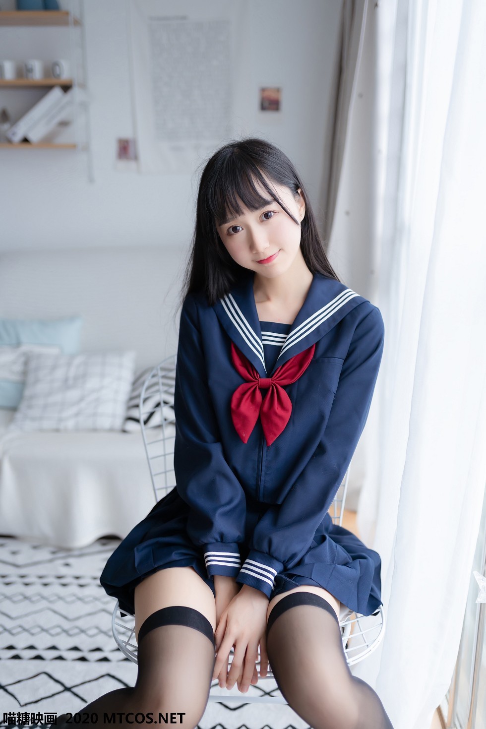 [喵糖映画]JKL.005_水手JK制服学妹私房床上性感短裙配黑丝袜秀美腿迷人写真42P