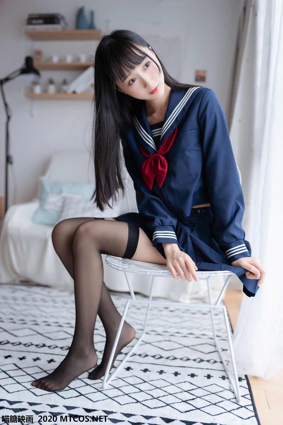 [喵糖映画]JKL.005_水手JK制服学妹私房床上性感短裙配黑丝袜秀美腿迷人写真42P