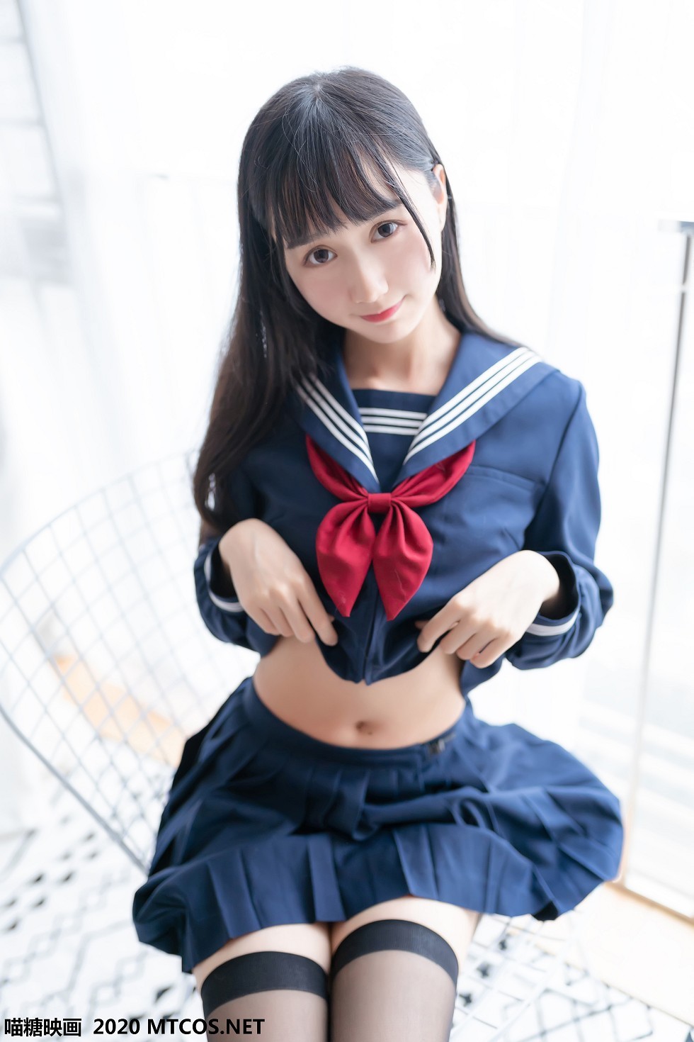 [喵糖映画]JKL.005_水手JK制服学妹私房床上性感短裙配黑丝袜秀美腿迷人写真42P