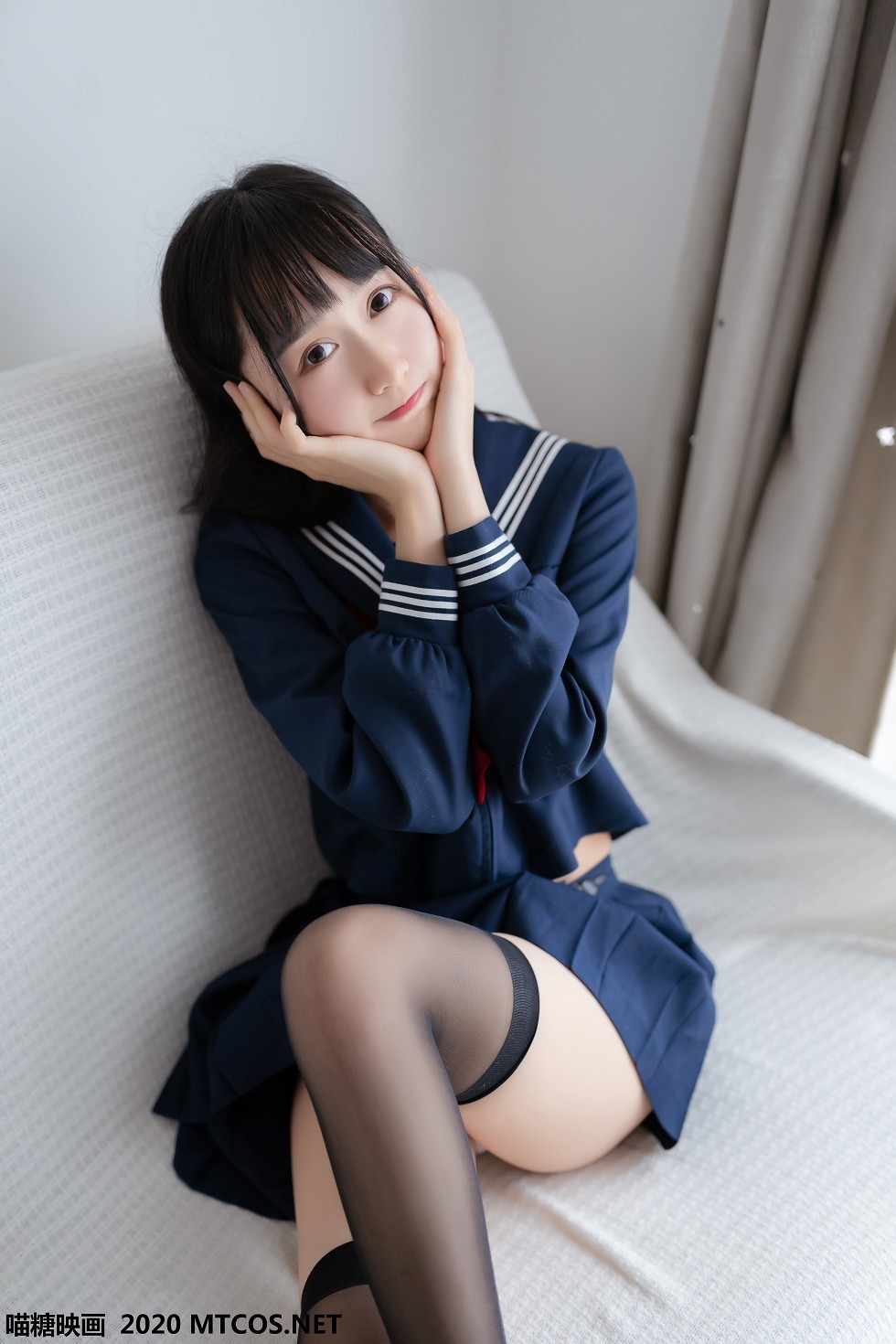 [喵糖映画]JKL.005_水手JK制服学妹私房床上性感短裙配黑丝袜秀美腿迷人写真42P