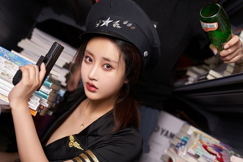 制服美女林子欣黑丝美腿让你满足(图20)