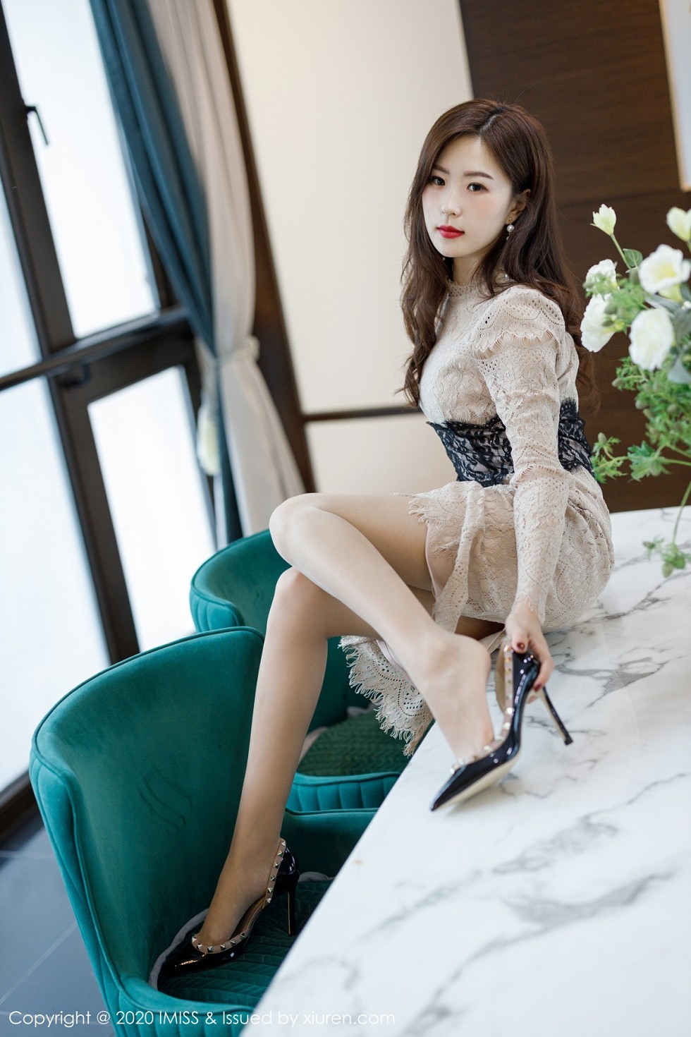 [IMISS爱蜜社]Vol.517_模特杨紫嫣Cynthia私房脱典雅礼裙露性感内衣迷人诱惑写真43P