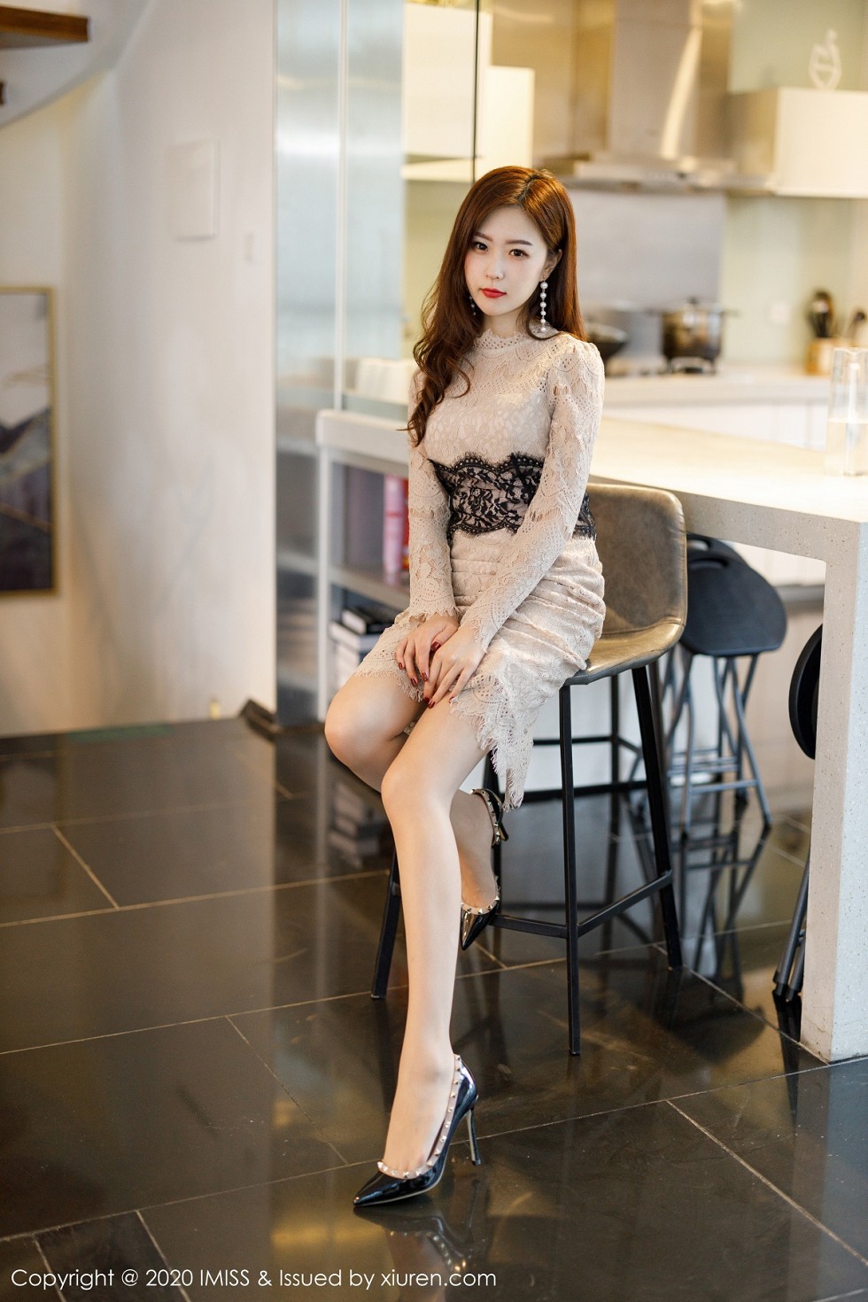 [IMISS爱蜜社]Vol.517_模特杨紫嫣Cynthia私房脱典雅礼裙露性感内衣迷人诱惑写真43P