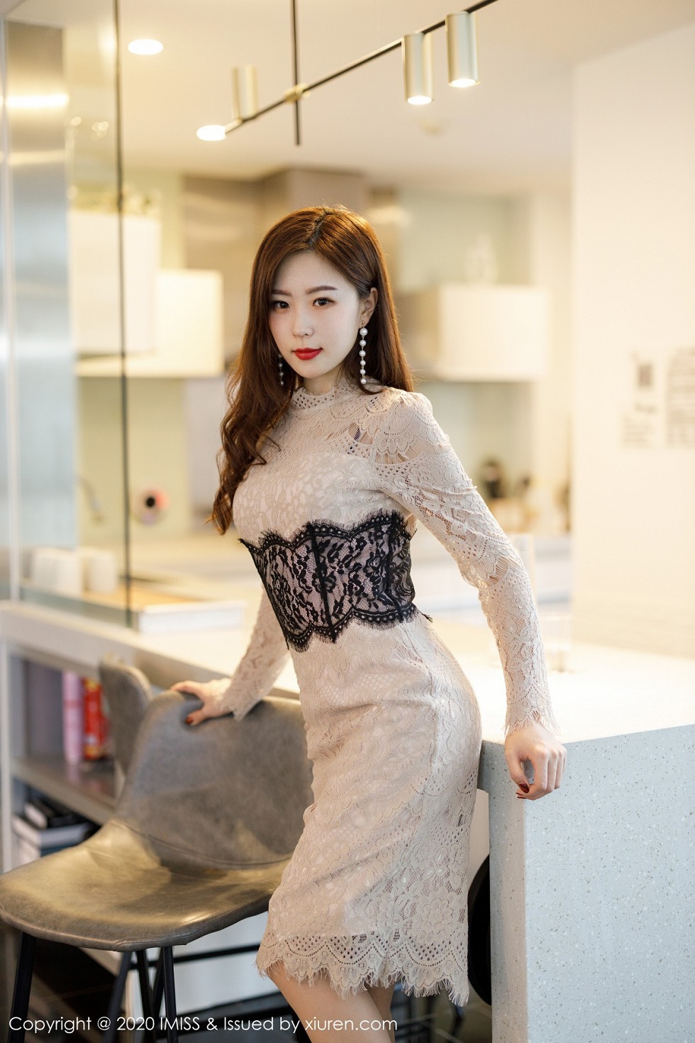 [IMISS爱蜜社]Vol.517_模特杨紫嫣Cynthia私房脱典雅礼裙露性感内衣迷人诱惑写真43P