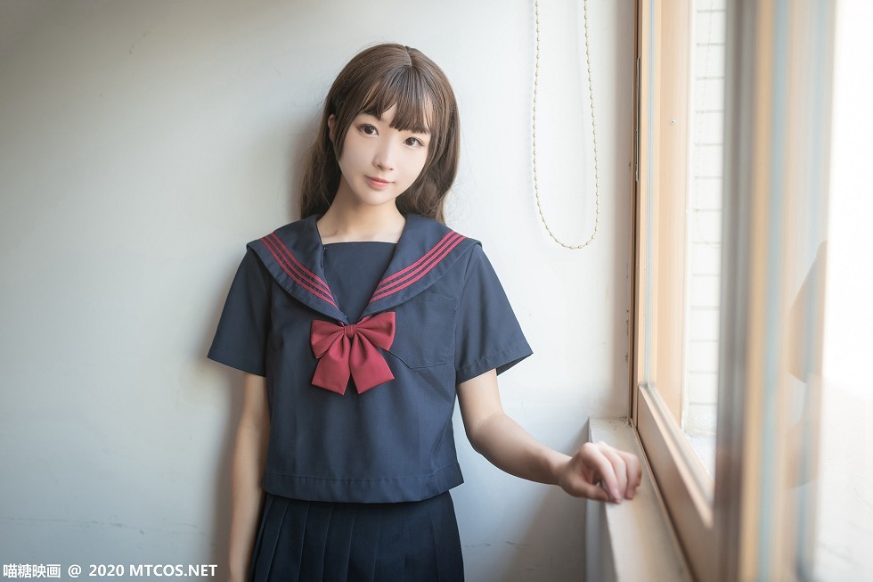[喵糖映画]JKL.011_水手JK制服妹子教室里性感黑短裙配黑丝裤袜迷人诱惑写真39P