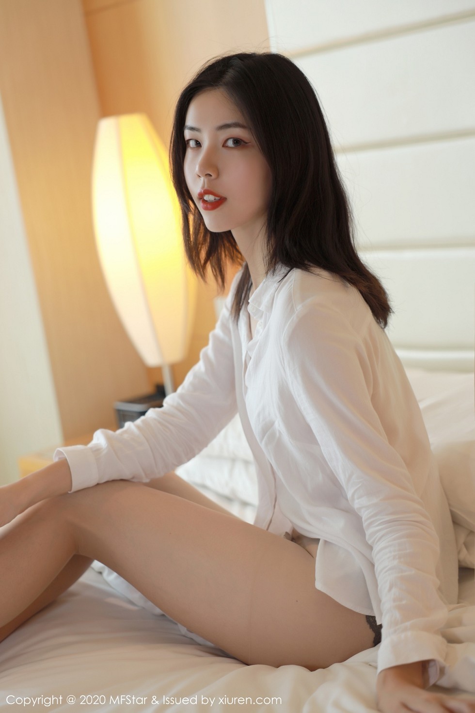 [MFStar模范学院]Vol.406_模特欧阳美萱MX性感白衬衣配无内肉丝裤袜秀翘臀诱惑写真58P