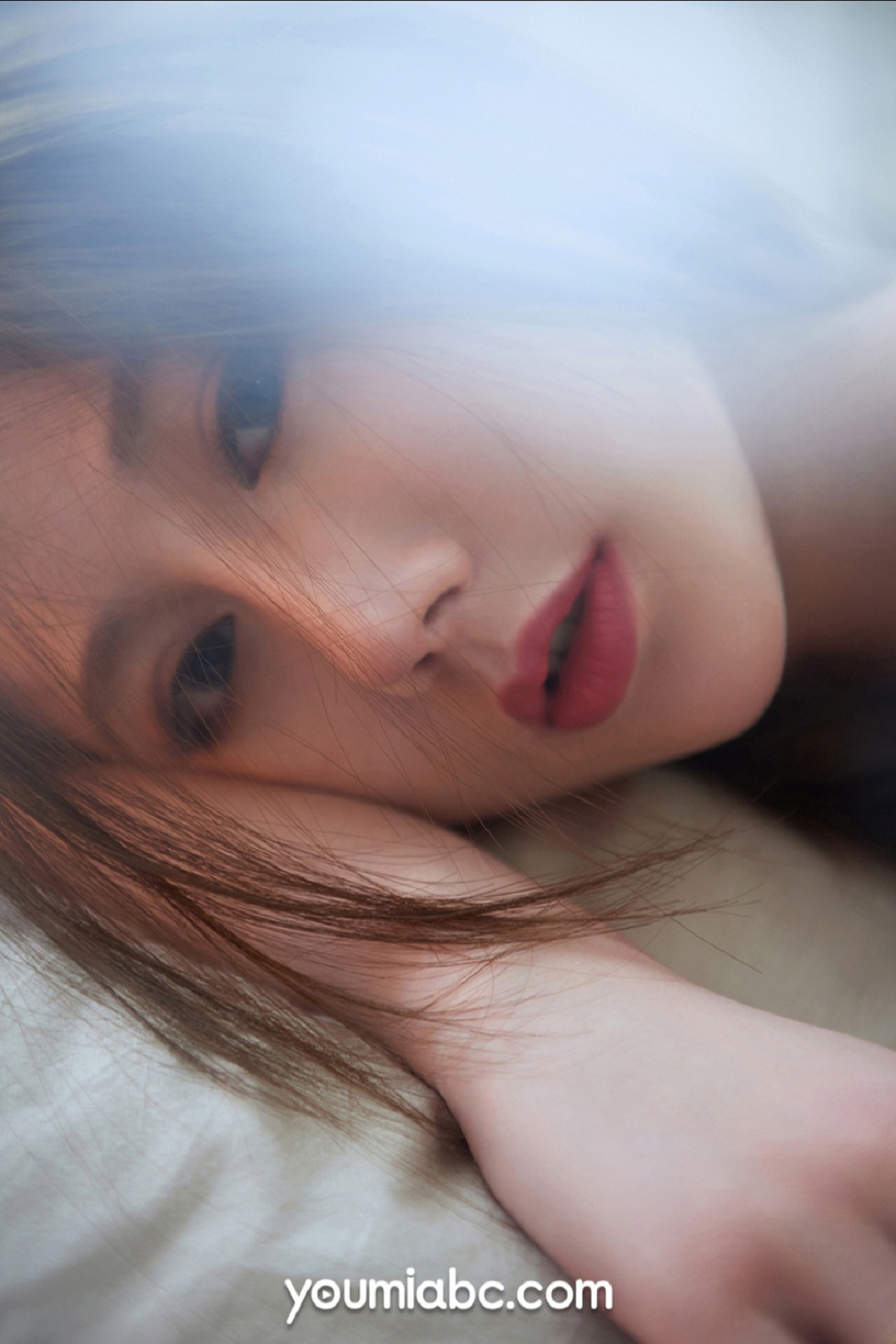 [YouMi尤蜜]Vol.393_嫩模苏小曼私房粉色蕾丝内衣半脱露傲人豪乳极致诱惑写真21P
