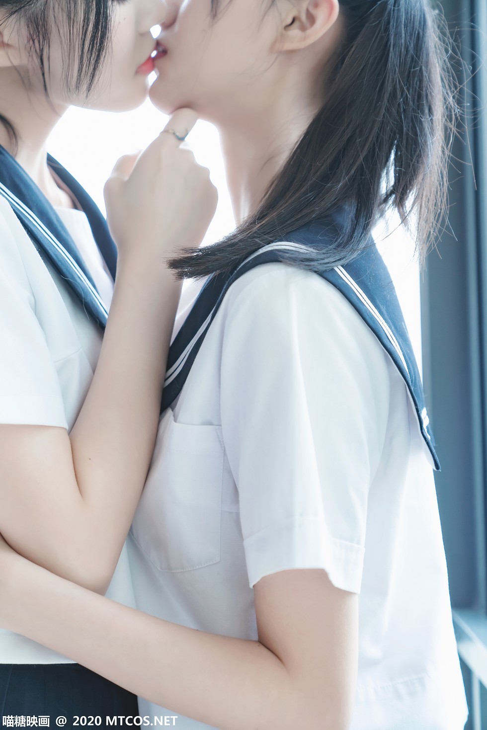 [喵糖映画]JKL.014_JK制服姐妹花私房性感短裙露翘臀美腿撩人姿势极致诱惑写真33P