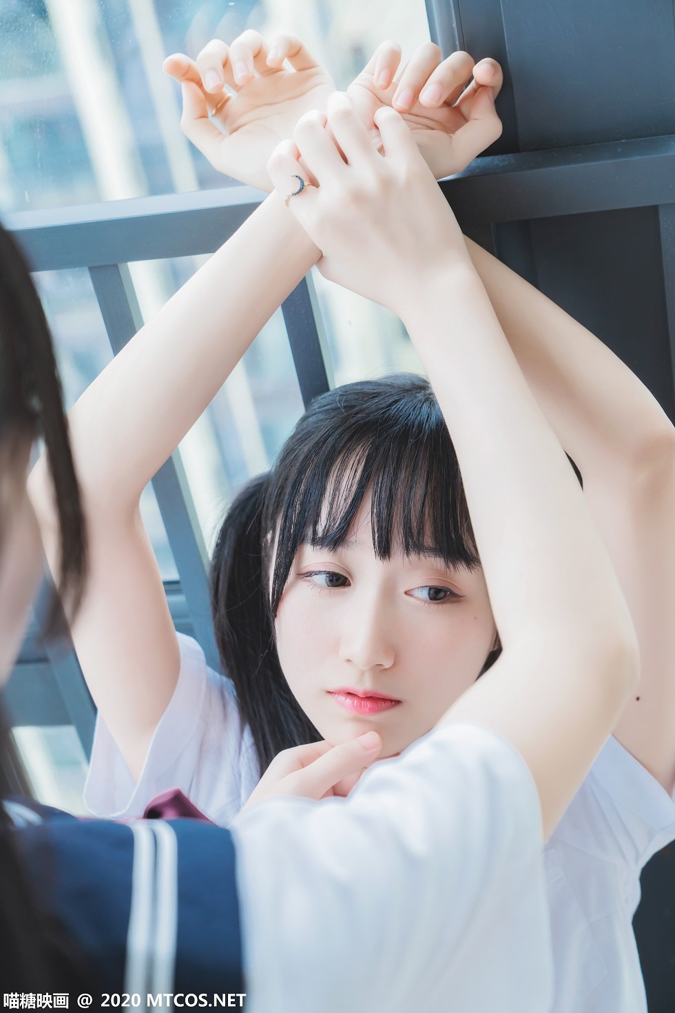 [喵糖映画]JKL.014_JK制服姐妹花私房性感短裙露翘臀美腿撩人姿势极致诱惑写真33P
