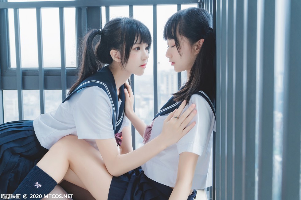 [喵糖映画]JKL.014_JK制服姐妹花私房性感短裙露翘臀美腿撩人姿势极致诱惑写真33P