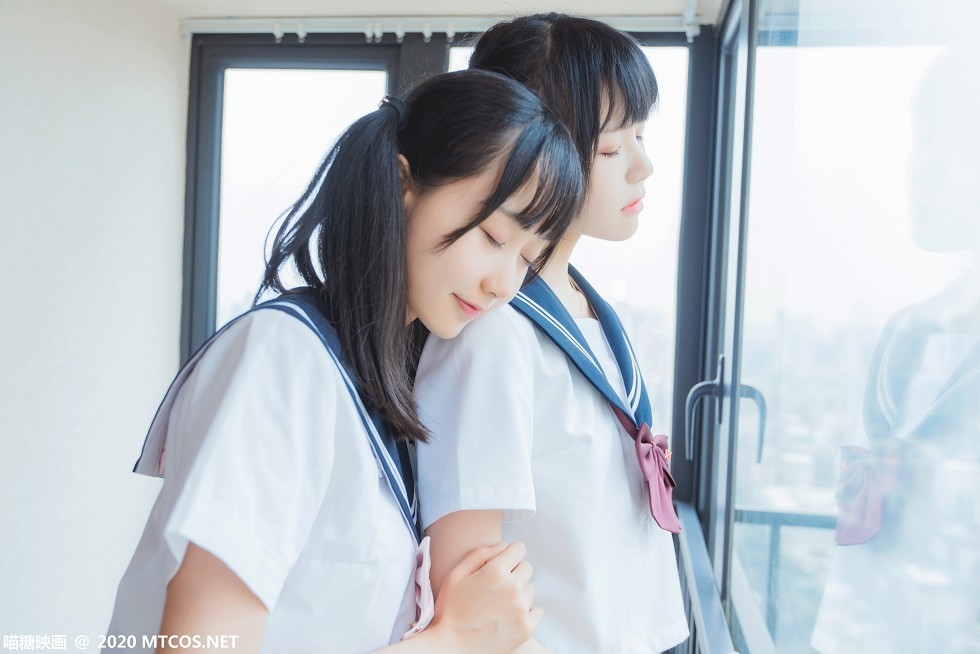 [喵糖映画]JKL.014_JK制服姐妹花私房性感短裙露翘臀美腿撩人姿势极致诱惑写真33P