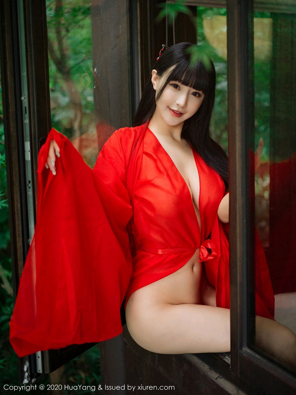 [HuaYang花漾]Vol.310_女神朱可儿Flower杭州旅拍鲜红古典长裙包裹火辣胴体诱惑写真70P