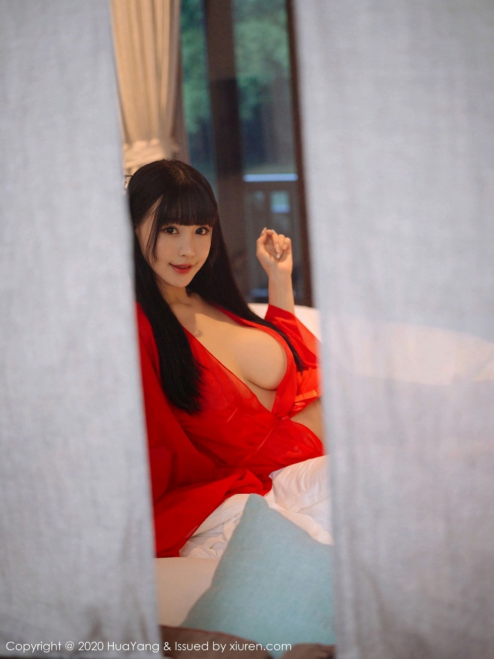 [HuaYang花漾]Vol.310_女神朱可儿Flower杭州旅拍鲜红古典长裙包裹火辣胴体诱惑写真70P