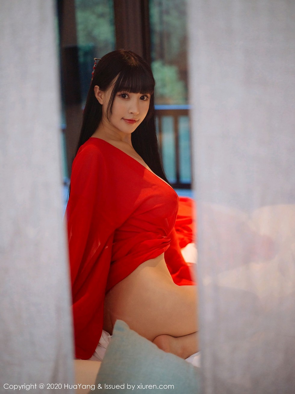 [HuaYang花漾]Vol.310_女神朱可儿Flower杭州旅拍鲜红古典长裙包裹火辣胴体诱惑写真70P
