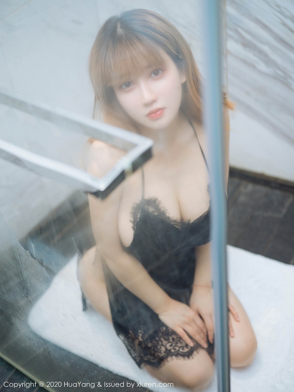 [HuaYang花漾]Vol.311_嫩模周大萌浴室性感黑色蕾丝睡衣湿身秀惹火身材诱惑写真40P