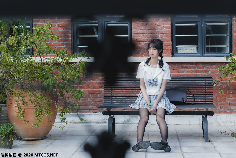 [喵糖映画]JKL.018_清纯学妹户外校园性感JK制服格子短裙配黑丝裤袜迷人写真54P