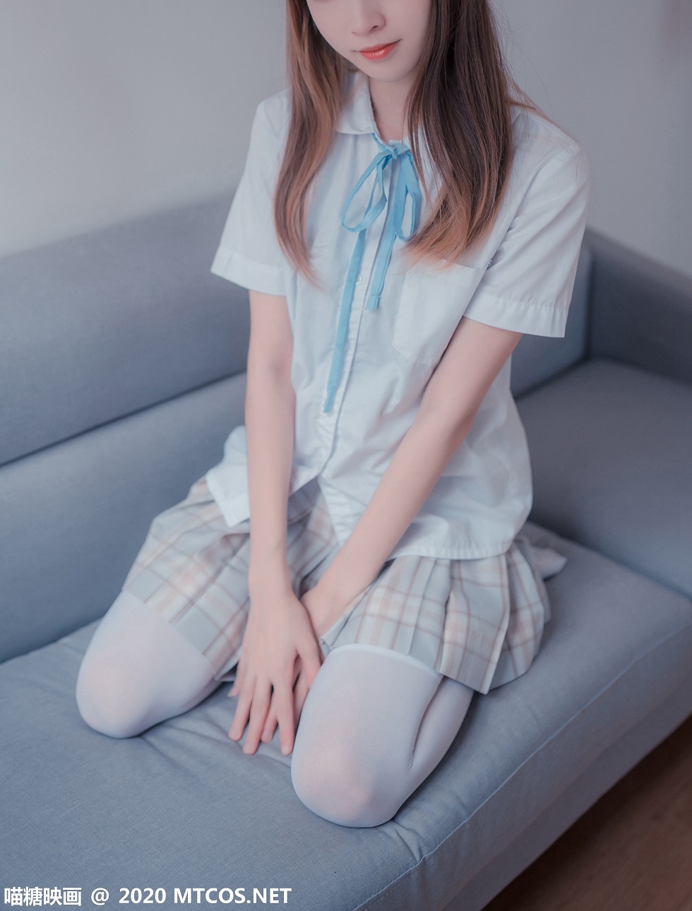 [喵糖映画]JKL.019_猫耳JK制服美女私房沙发上性感格子裙配吊带白丝袜诱惑写真45P