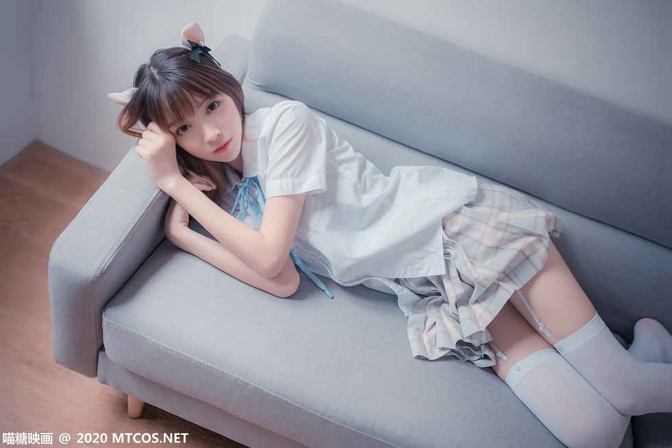 [喵糖映画]JKL.019_猫耳JK制服美女私房沙发上性感格子裙配吊带白丝袜诱惑写真45P