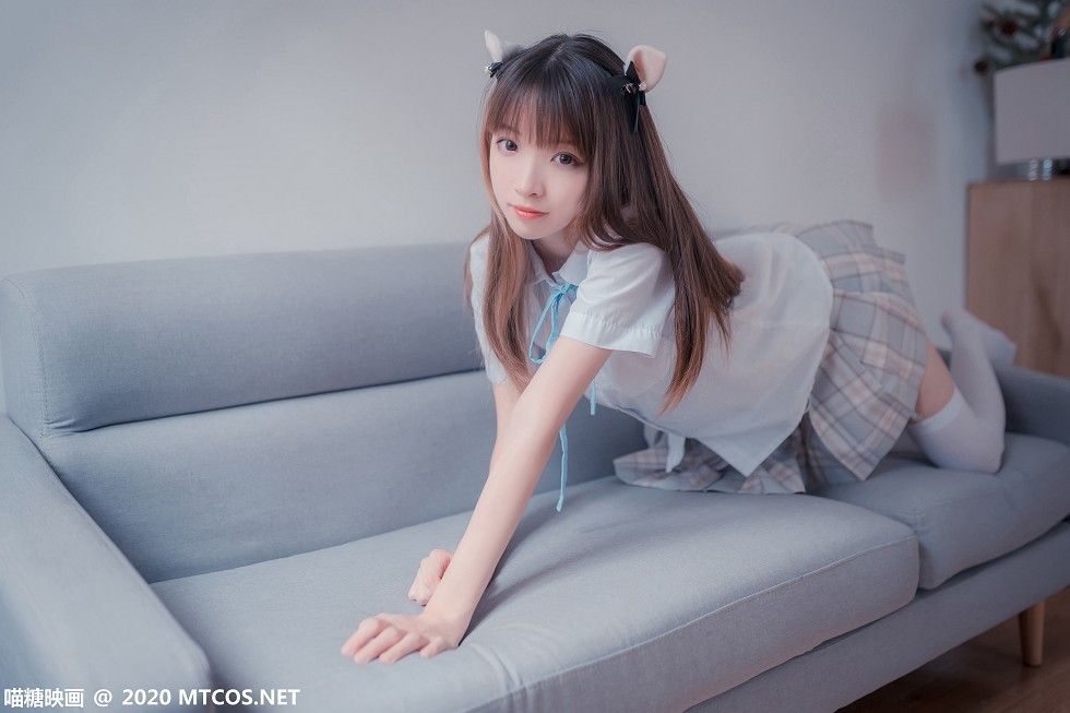 [喵糖映画]JKL.019_猫耳JK制服美女私房沙发上性感格子裙配吊带白丝袜诱惑写真45P