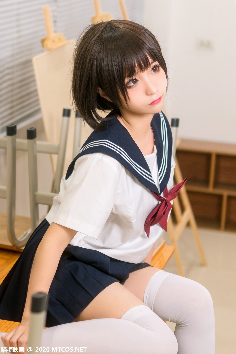 [喵糖映画]JKL.020_JK制服美女教室里性感黑色短裙配白丝袜秀美腿迷人写真25P
