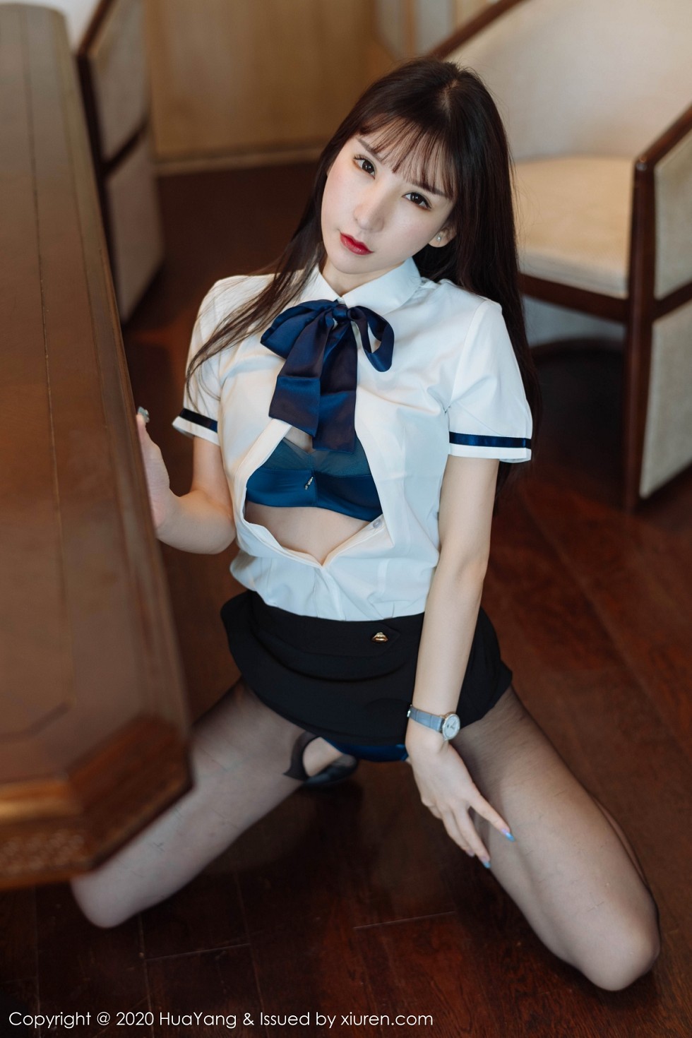 [HuaYang花漾]Vol.312_女神周于希Sandy西双版纳旅拍黑短裙配开档黑丝裤袜诱惑写真63P