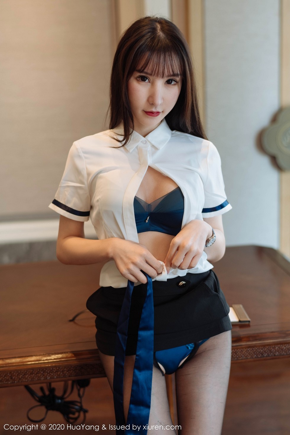 [HuaYang花漾]Vol.312_女神周于希Sandy西双版纳旅拍黑短裙配开档黑丝裤袜诱惑写真63P