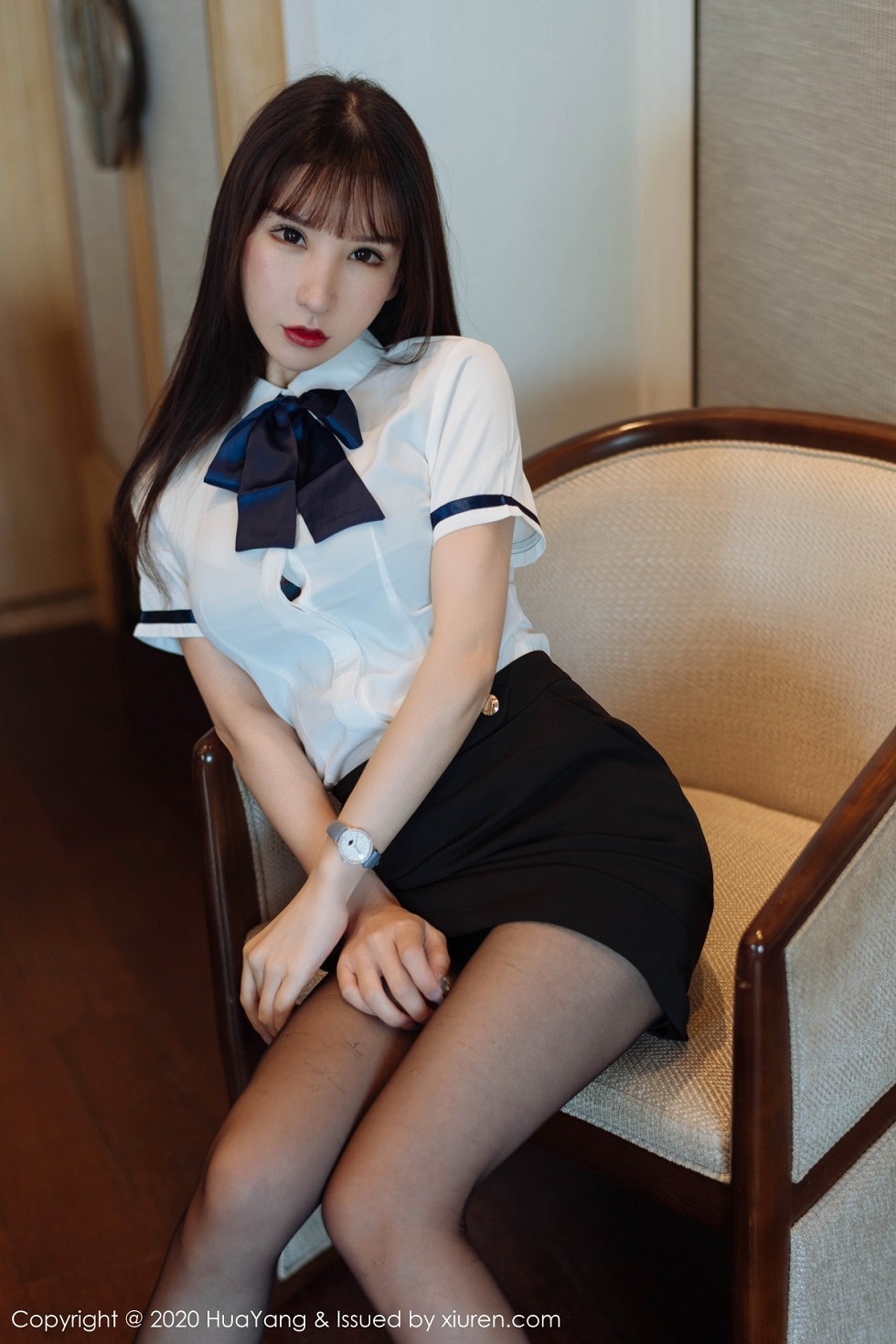 [HuaYang花漾]Vol.312_女神周于希Sandy西双版纳旅拍黑短裙配开档黑丝裤袜诱惑写真63P