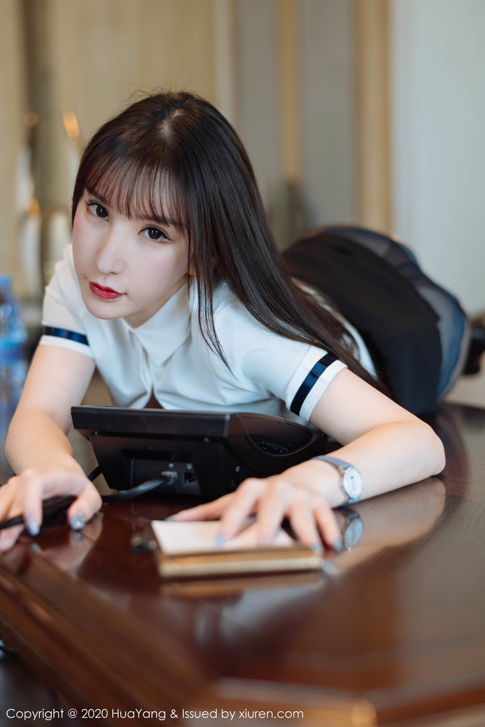 [HuaYang花漾]Vol.312_女神周于希Sandy西双版纳旅拍黑短裙配开档黑丝裤袜诱惑写真63P