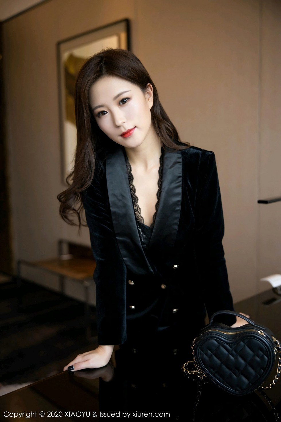 [XiaoYu画语界]Vol.400_嫩模杨紫嫣Cynthia私房床上超薄黑丝裤袜秀翘臀极致诱惑写真83P