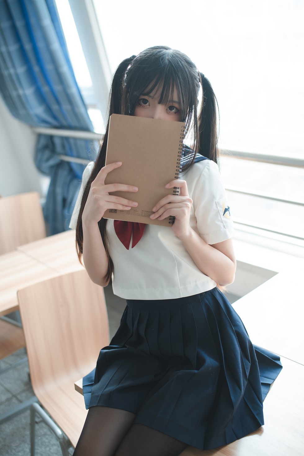 [喵糖映画]JKL.022_JK制服美女教室里性感短裙配黑丝裤袜秀美腿撩人诱惑写真39P