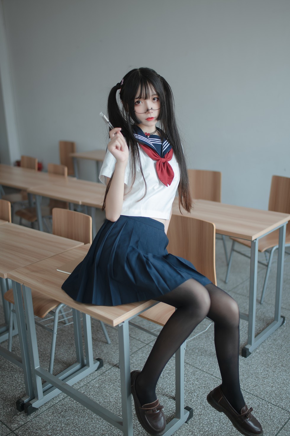 [喵糖映画]JKL.022_JK制服美女教室里性感短裙配黑丝裤袜秀美腿撩人诱惑写真39P