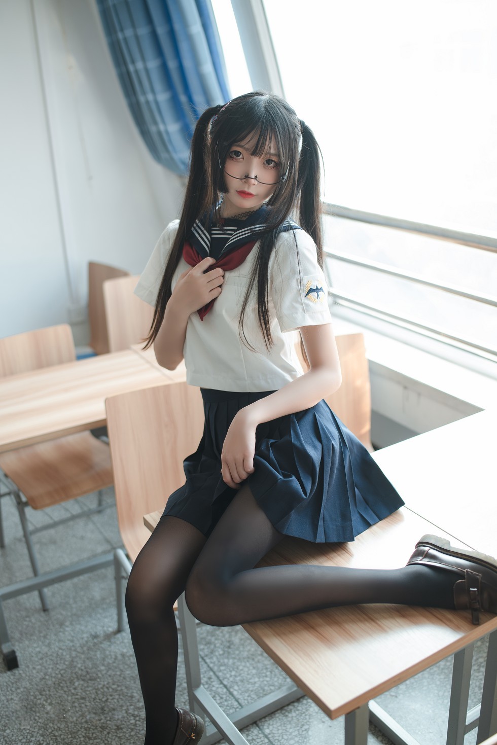 [喵糖映画]JKL.022_JK制服美女教室里性感短裙配黑丝裤袜秀美腿撩人诱惑写真39P
