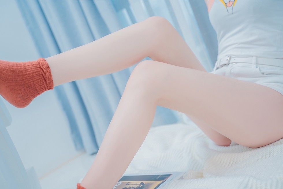 [喵糖映画]Vol.283_纯情美少女私房卡通内衣配牛仔短裤秀白嫩肌肤靓丽迷人写真44P