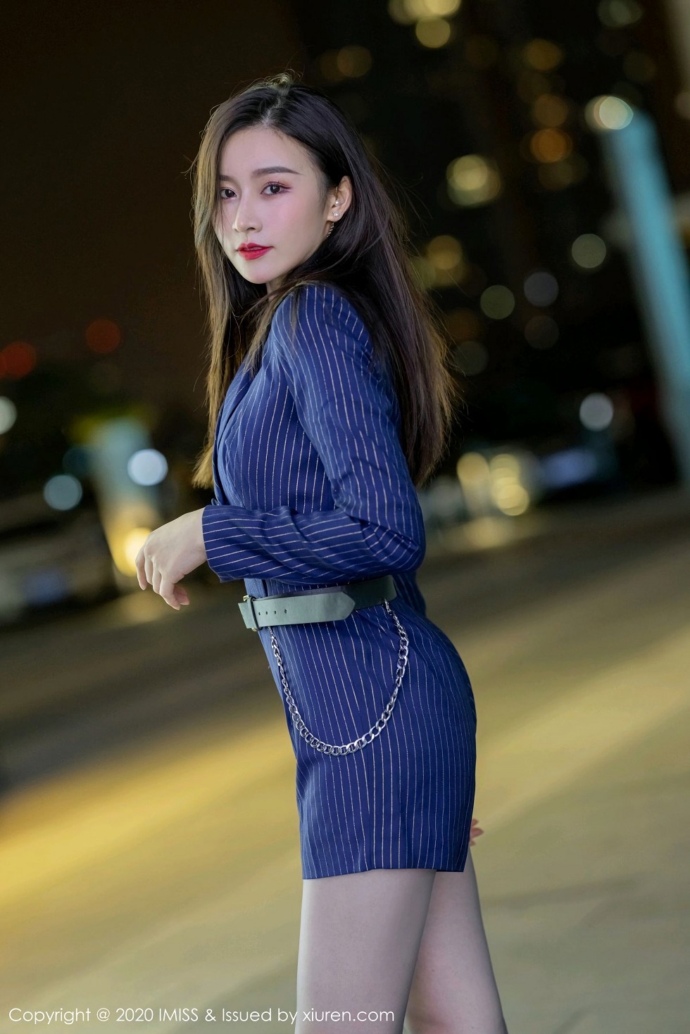 [IMISS爱蜜社]Vol.522_新人模特Sia私房黑色束身内衣配吊带黑丝袜极致魅惑写真77P