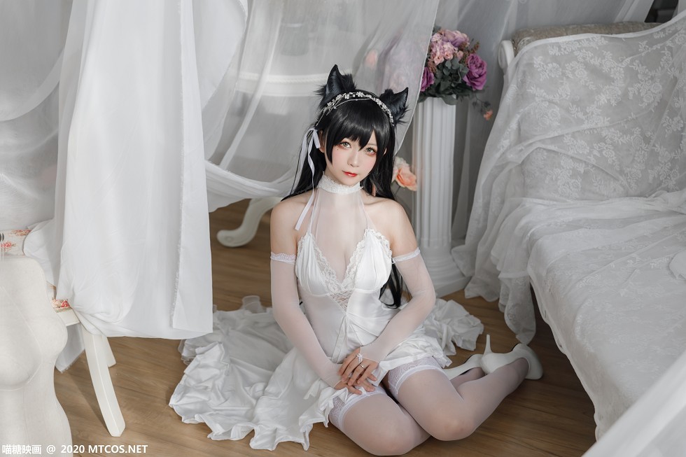 [喵糖映画]Vol.292_爱宕花嫁美少女私房白色婚纱配白色蕾丝袜秀完美身材诱惑写真20P