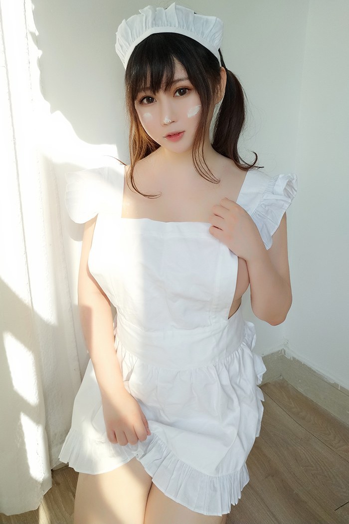 少女厨娘依酱完美巨乳不经意侧漏(图10)