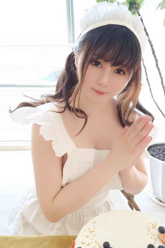 少女厨娘依酱完美巨乳不经意侧漏(图19)