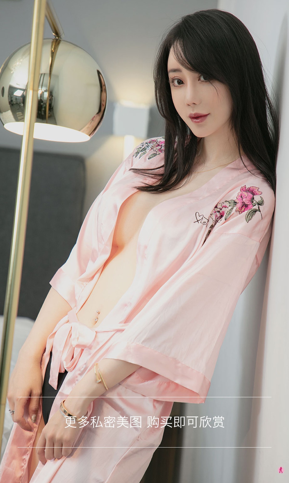 [Ugirls爱尤物]No.1966_嫩模欣凌私房性感内衣系列+粉色睡衣秀完美身材诱惑写真35P