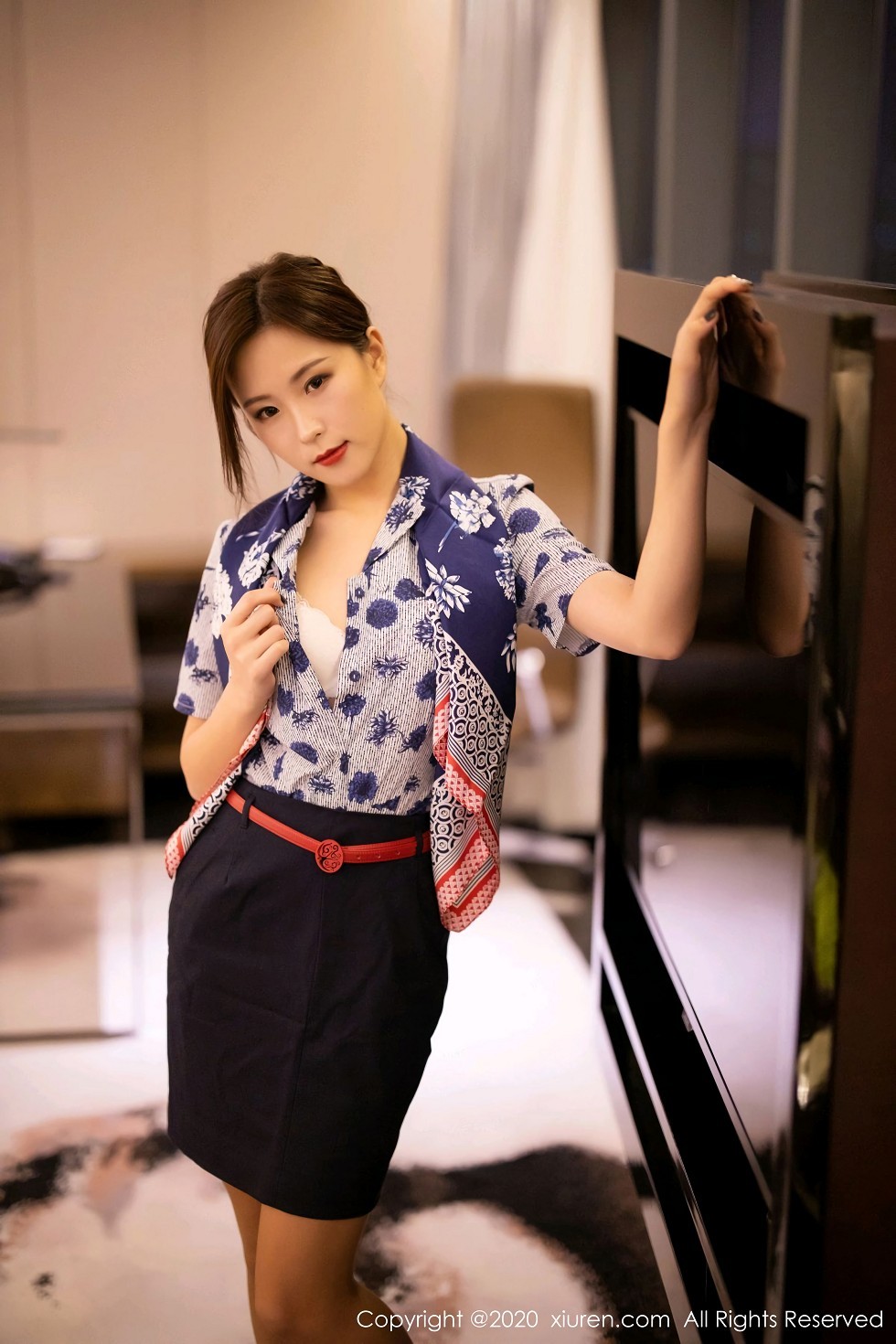 [XiaoYu画语界]Vol.407_嫩模杨紫嫣Cynthia空乘制服主题性感内衣配黑丝裤袜诱惑写真82P