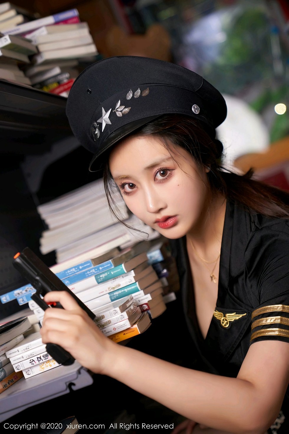 XiuRen第2782期_嫩模林子欣Freya心愿旅拍女特务剧情性感服饰配黑丝袜诱惑写真47P