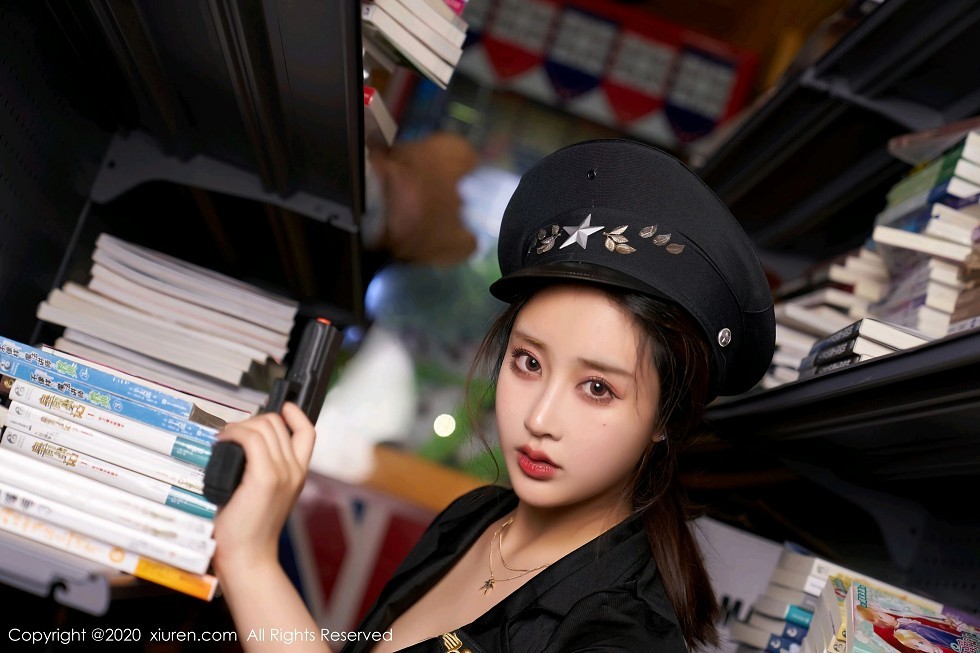 XiuRen第2782期_嫩模林子欣Freya心愿旅拍女特务剧情性感服饰配黑丝袜诱惑写真47P