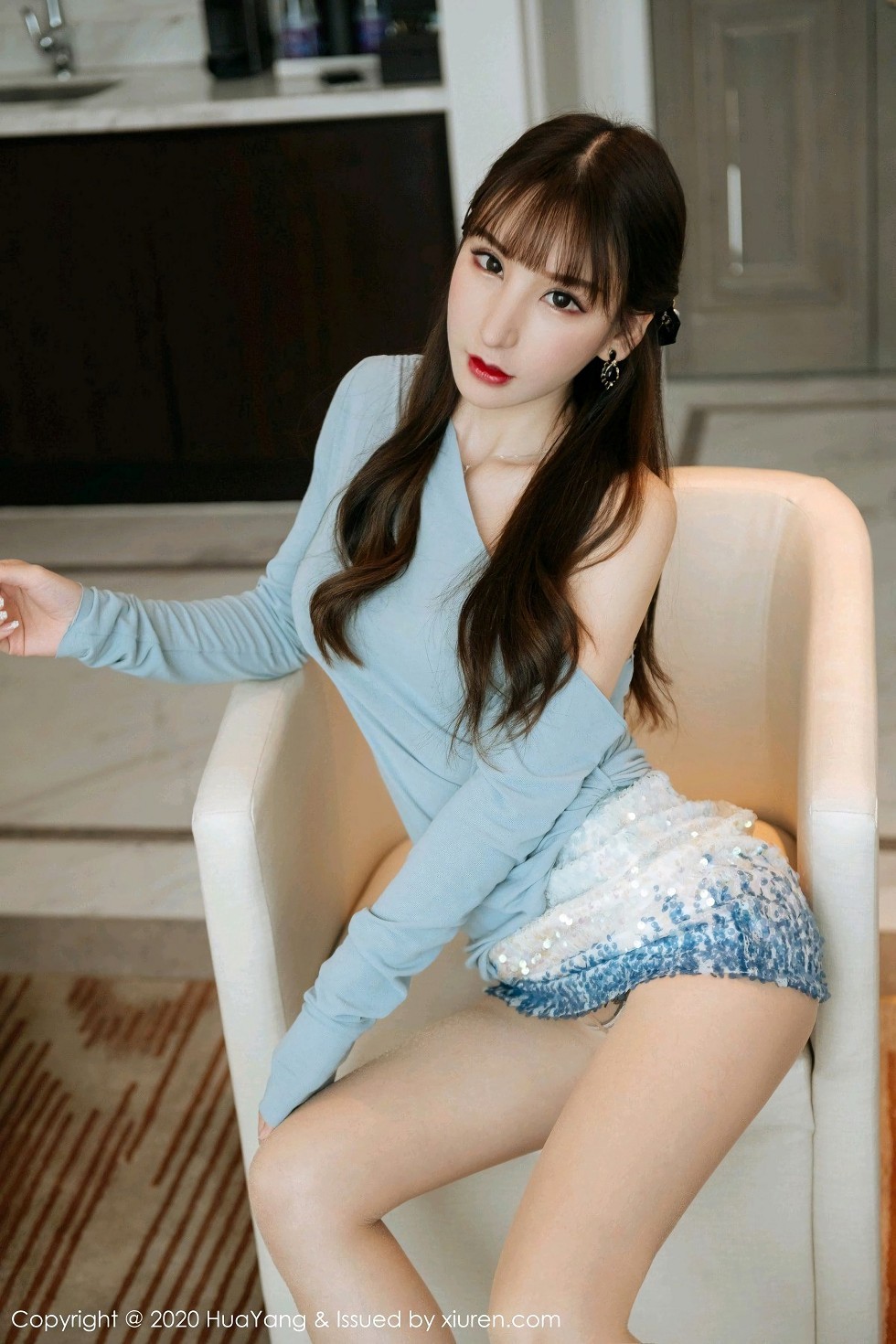[HuaYang花漾]Vol.325_女神周于希Sandy私房典雅服饰半脱露肉丝裤袜撩人诱惑写真71P
