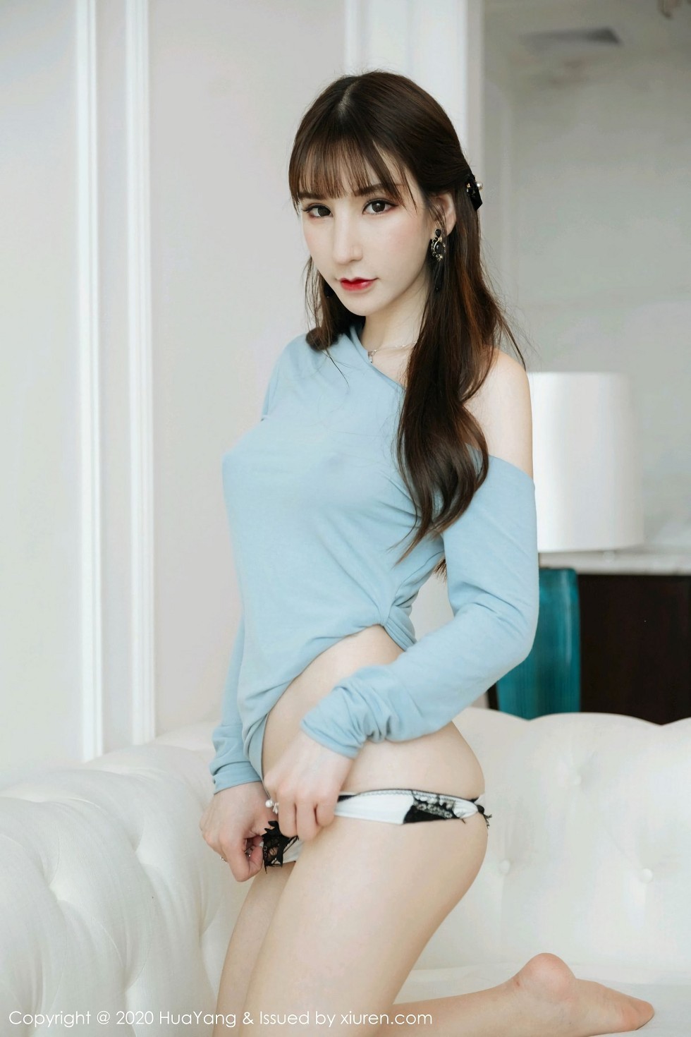 [HuaYang花漾]Vol.325_女神周于希Sandy私房典雅服饰半脱露肉丝裤袜撩人诱惑写真71P